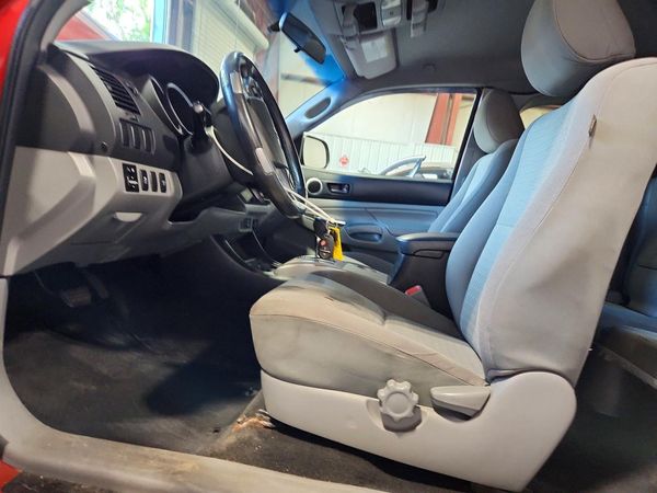 2014 TOYOTA TACOMA Delux Grade
