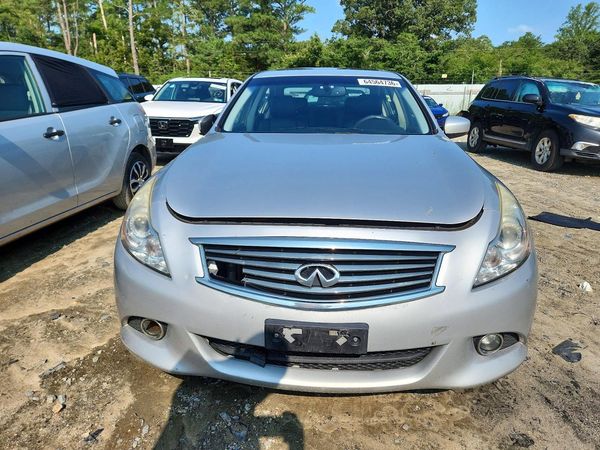2015 INFINITI Q40