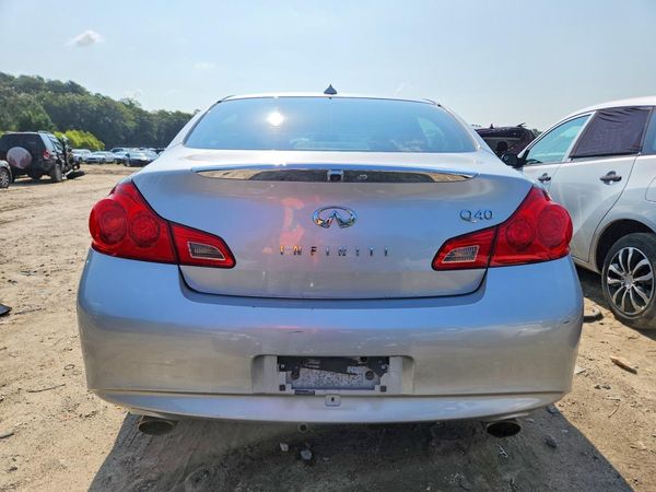 2015 INFINITI Q40