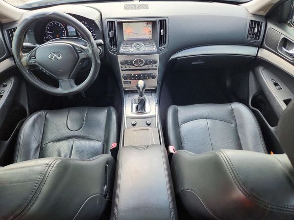2015 INFINITI Q40
