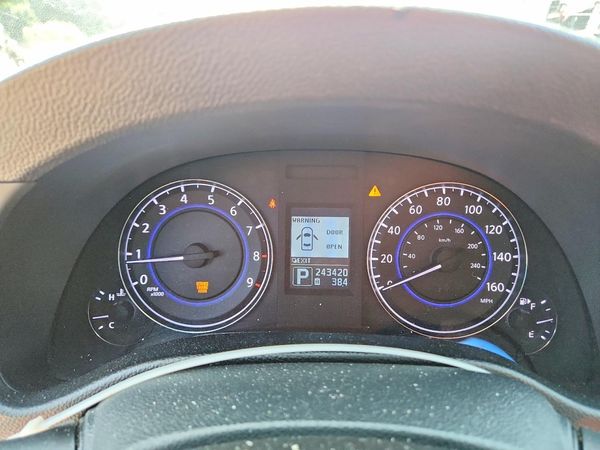 2015 INFINITI Q40