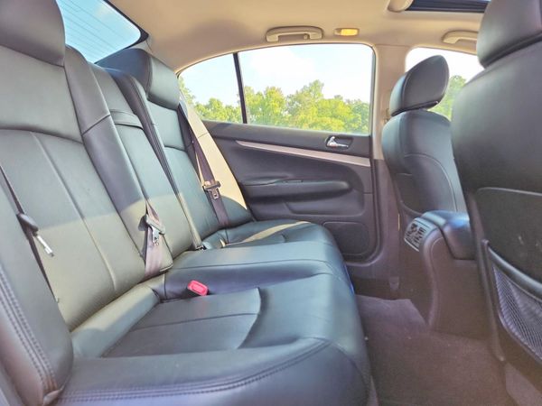 2015 INFINITI Q40
