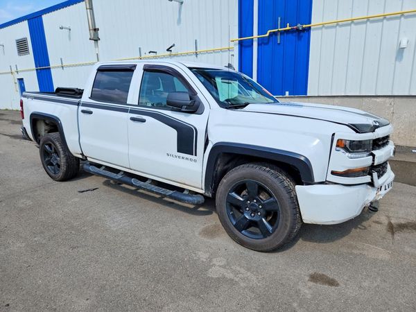 2018 CHEVROLET SILVERADO Custom
