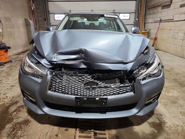 2015 INFINITI Q50