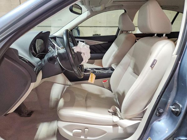 2015 INFINITI Q50