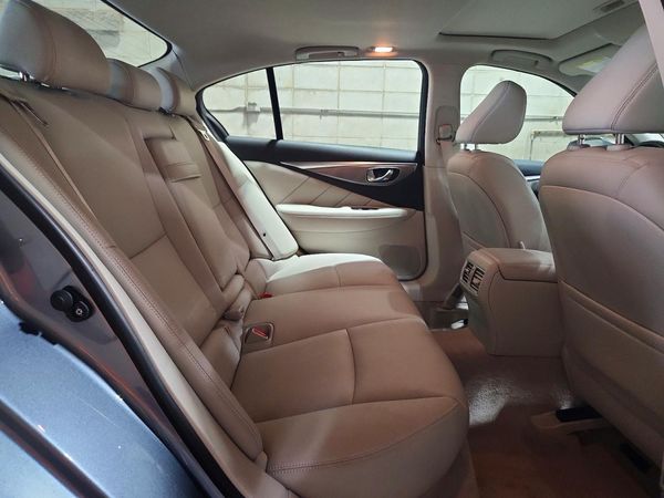 2015 INFINITI Q50