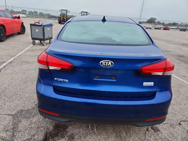 2018 KIA FORTE LX Base