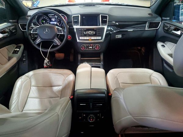 2015 MERCEDES-BENZ GL GL550 4MATIC
