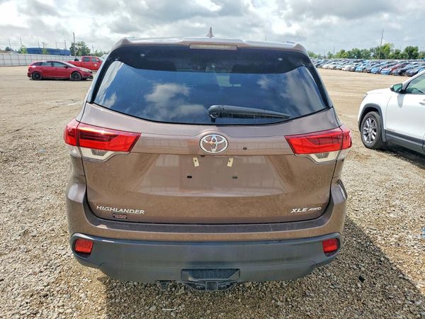 2018 TOYOTA HIGHLANDER