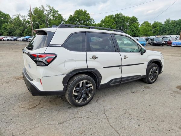 2025 SUBARU FORESTER Limited