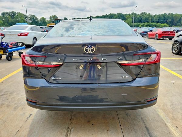 2025 TOYOTA CAMRY