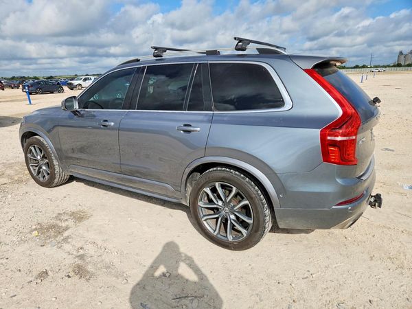 2017 VOLVO XC90 Momentum