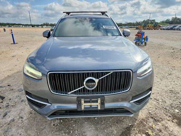 2017 VOLVO XC90 Momentum