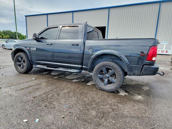 2015 RAM 1500 SLT