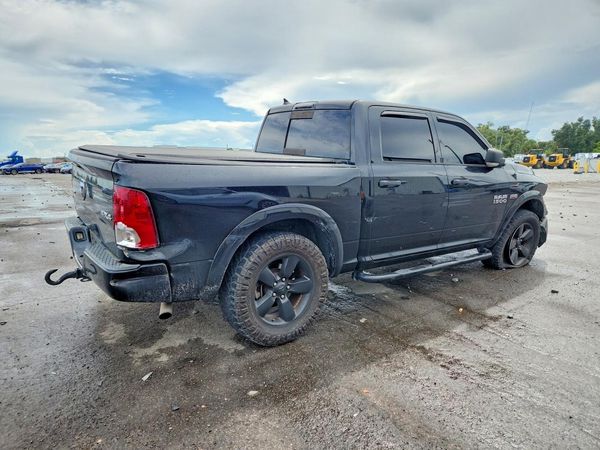 2015 RAM 1500 SLT