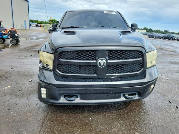 2015 RAM 1500 SLT
