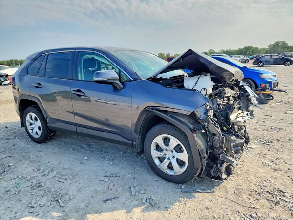 2024 TOYOTA RAV4 LE — Passenger 3/4