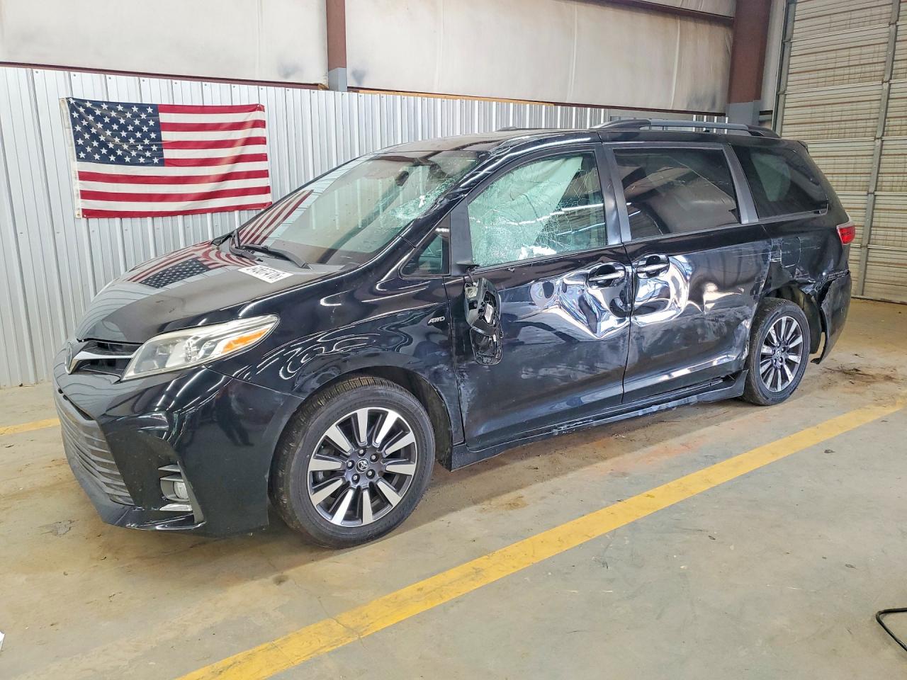 2020 TOYOTA SIENNA Q grade