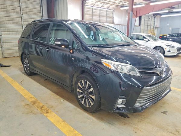 2020 TOYOTA SIENNA Q grade
