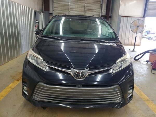 2020 TOYOTA SIENNA Q grade