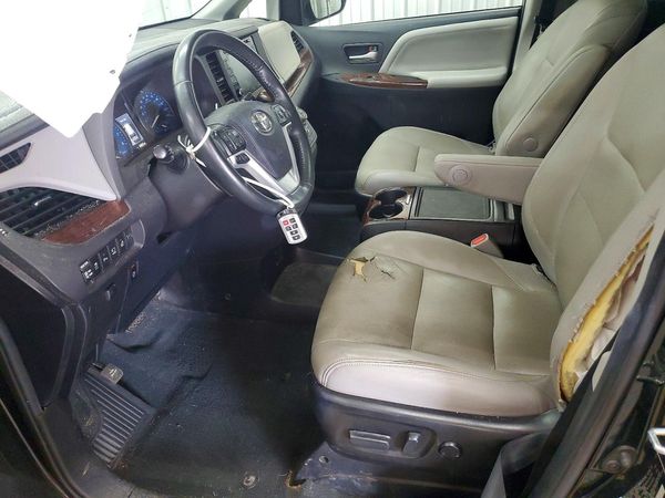 2020 TOYOTA SIENNA Q grade