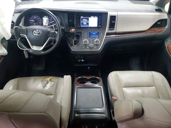 2020 TOYOTA SIENNA Q grade