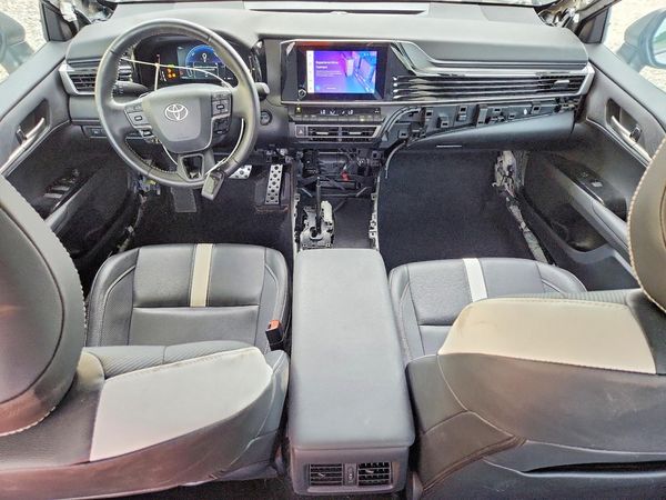 2025 TOYOTA CAMRY