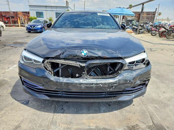 2018 BMW 530E