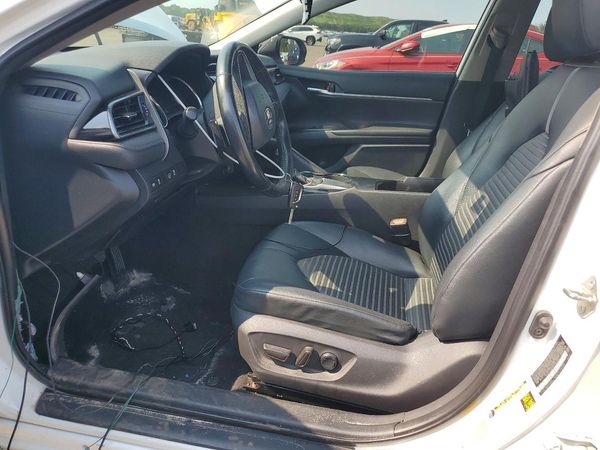 2019 TOYOTA CAMRY