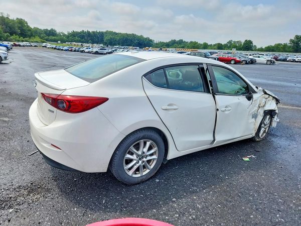 2015 MAZDA 3 Touring/GS