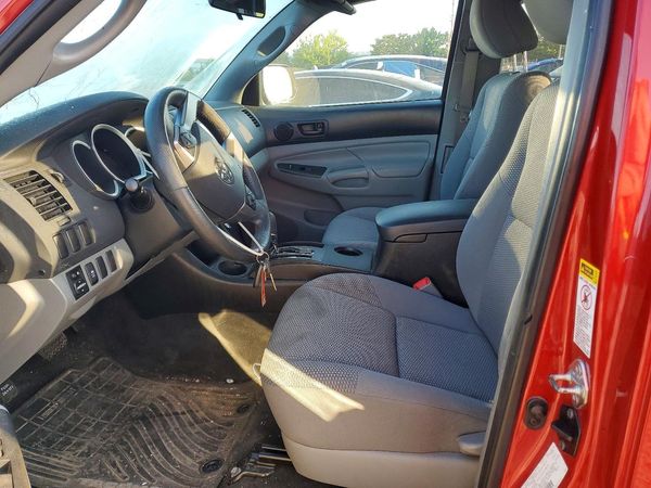 2015 TOYOTA TACOMA