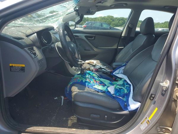 2013 HYUNDAI ELANTRA