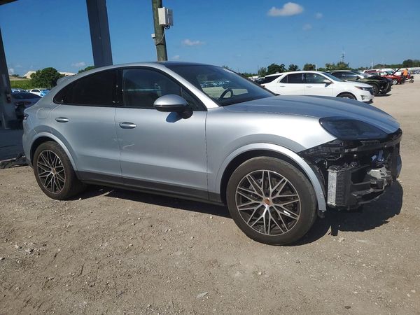 2025 PORSCHE CAYENNE