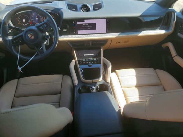 2025 PORSCHE CAYENNE