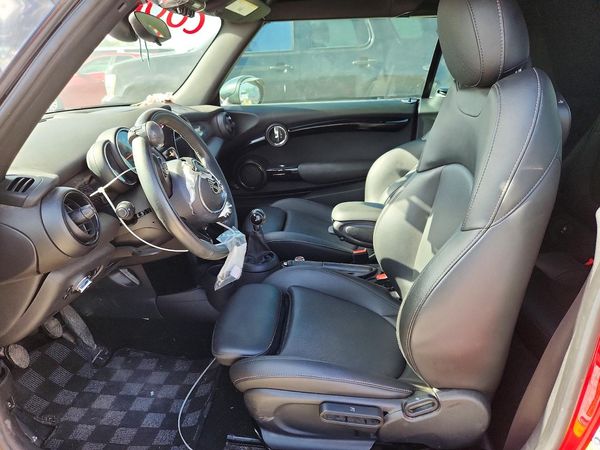 2019 MINI COOPER