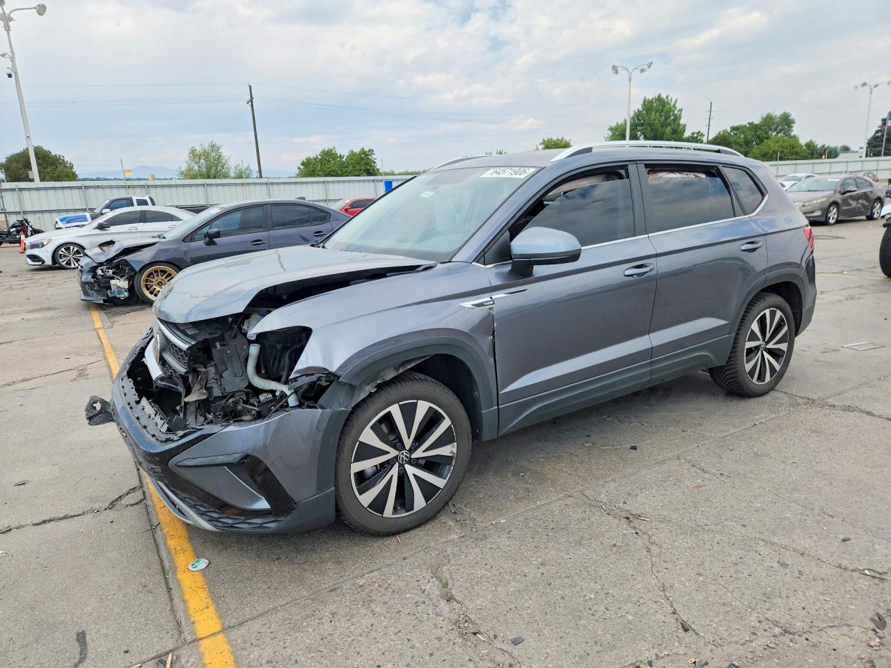 2022 VOLKSWAGEN TAOS 4Motion SE