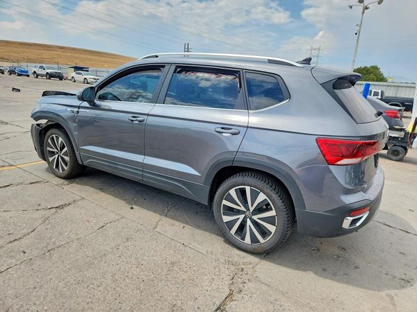 2022 VOLKSWAGEN TAOS 4Motion SE