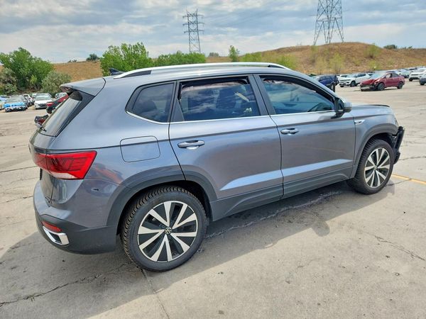 2022 VOLKSWAGEN TAOS 4Motion SE