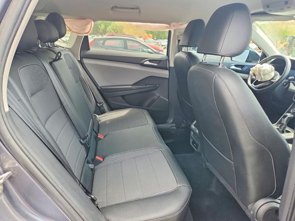 2022 VOLKSWAGEN TAOS 4Motion SE