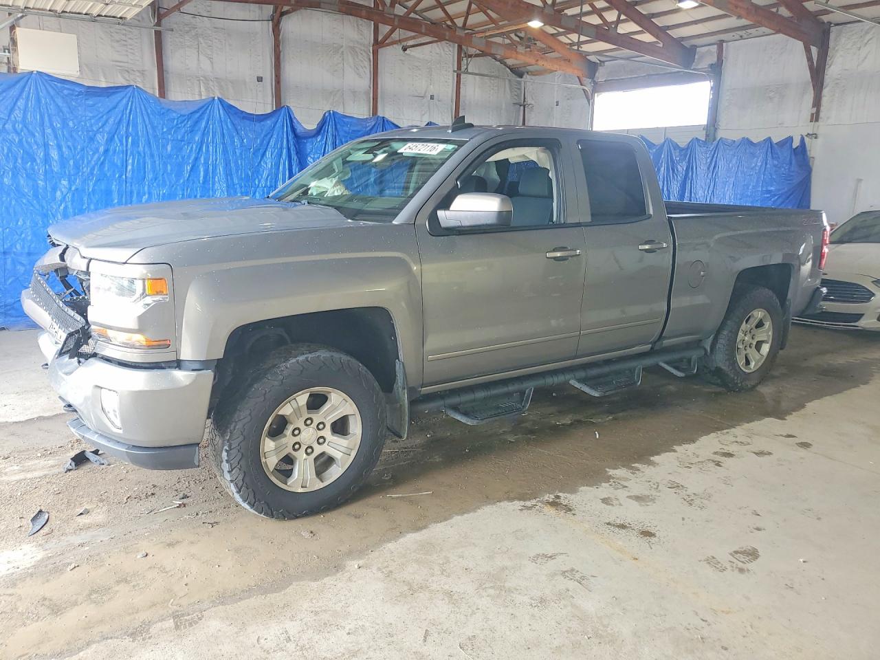 2017 CHEVROLET SILVERADO LT — Front 3/4