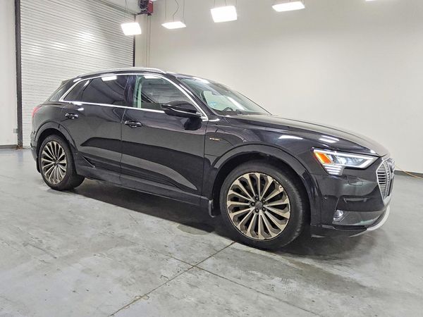 2019 AUDI E-TRON e-tron quattro Prestige