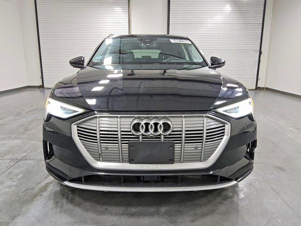 2019 AUDI E-TRON e-tron quattro Prestige