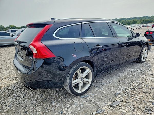 2017 VOLVO V60