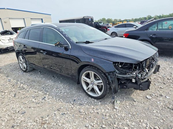 2017 VOLVO V60