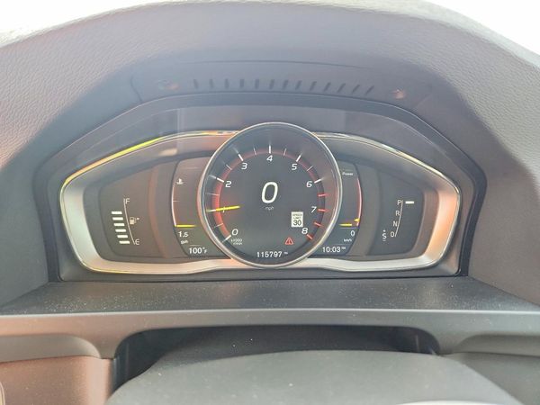 2017 VOLVO V60