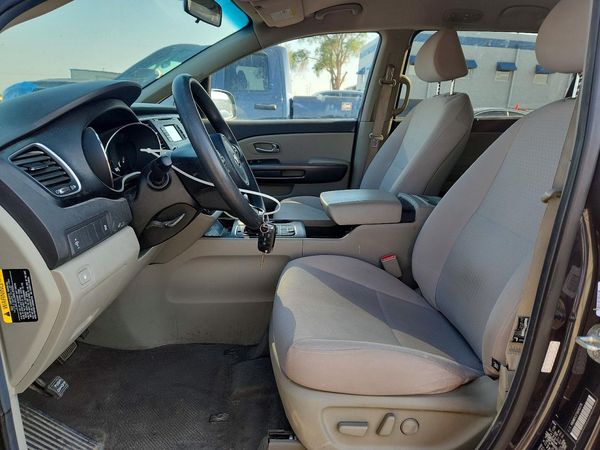 2016 KIA SEDONA LX - Middle-low