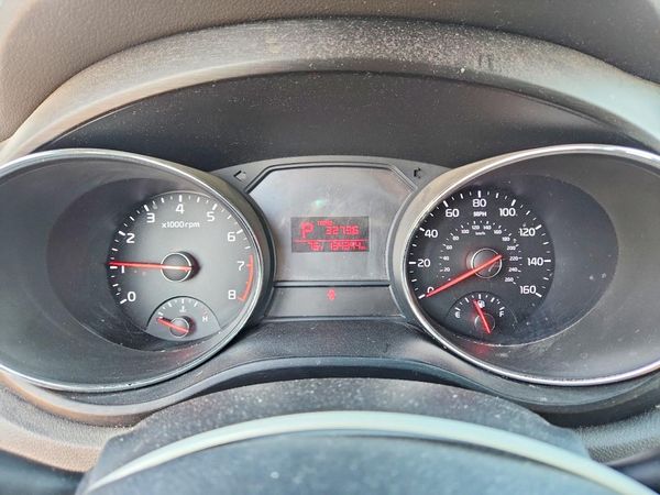 2016 KIA SEDONA LX - Middle-low