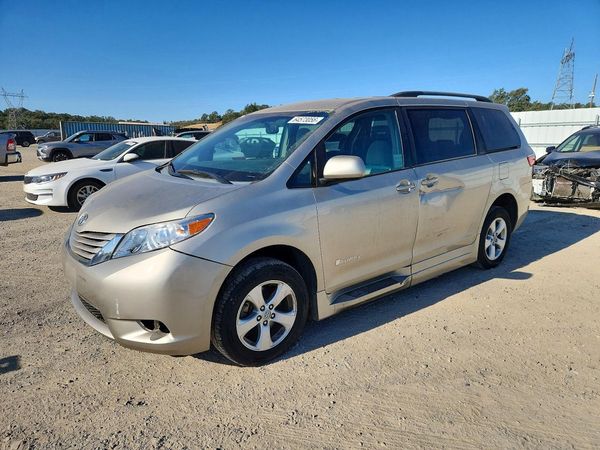 2015 TOYOTA SIENNA