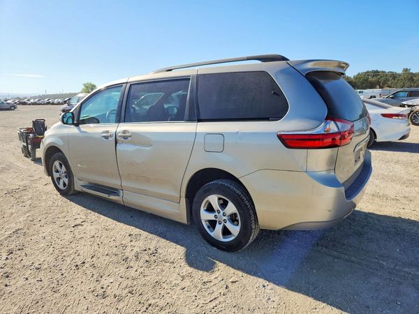 2015 TOYOTA SIENNA