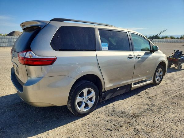 2015 TOYOTA SIENNA